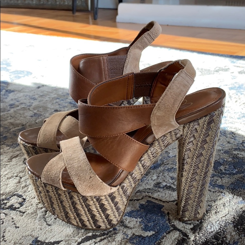Jessica Simpson Platform heel